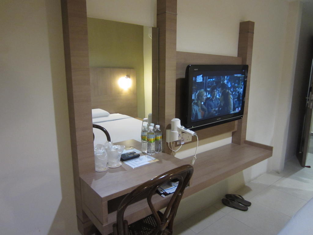 Radiant Hotel Sitiawan Quarto foto