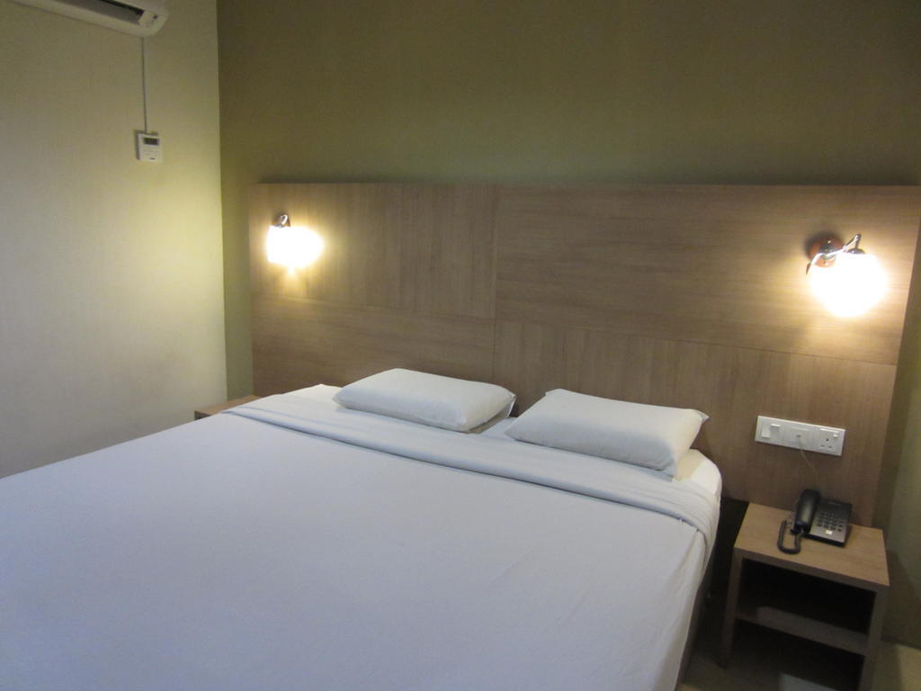 Radiant Hotel Sitiawan Quarto foto